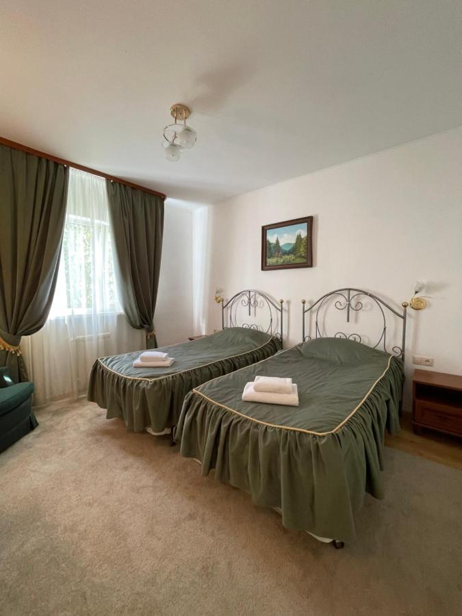 Gusarskiy Hotel And Apartment Kiev Exterior foto