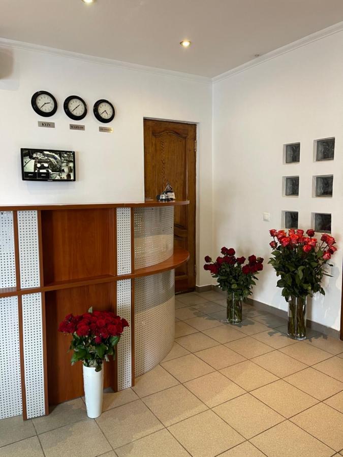 Gusarskiy Hotel And Apartment Kiev Exterior foto