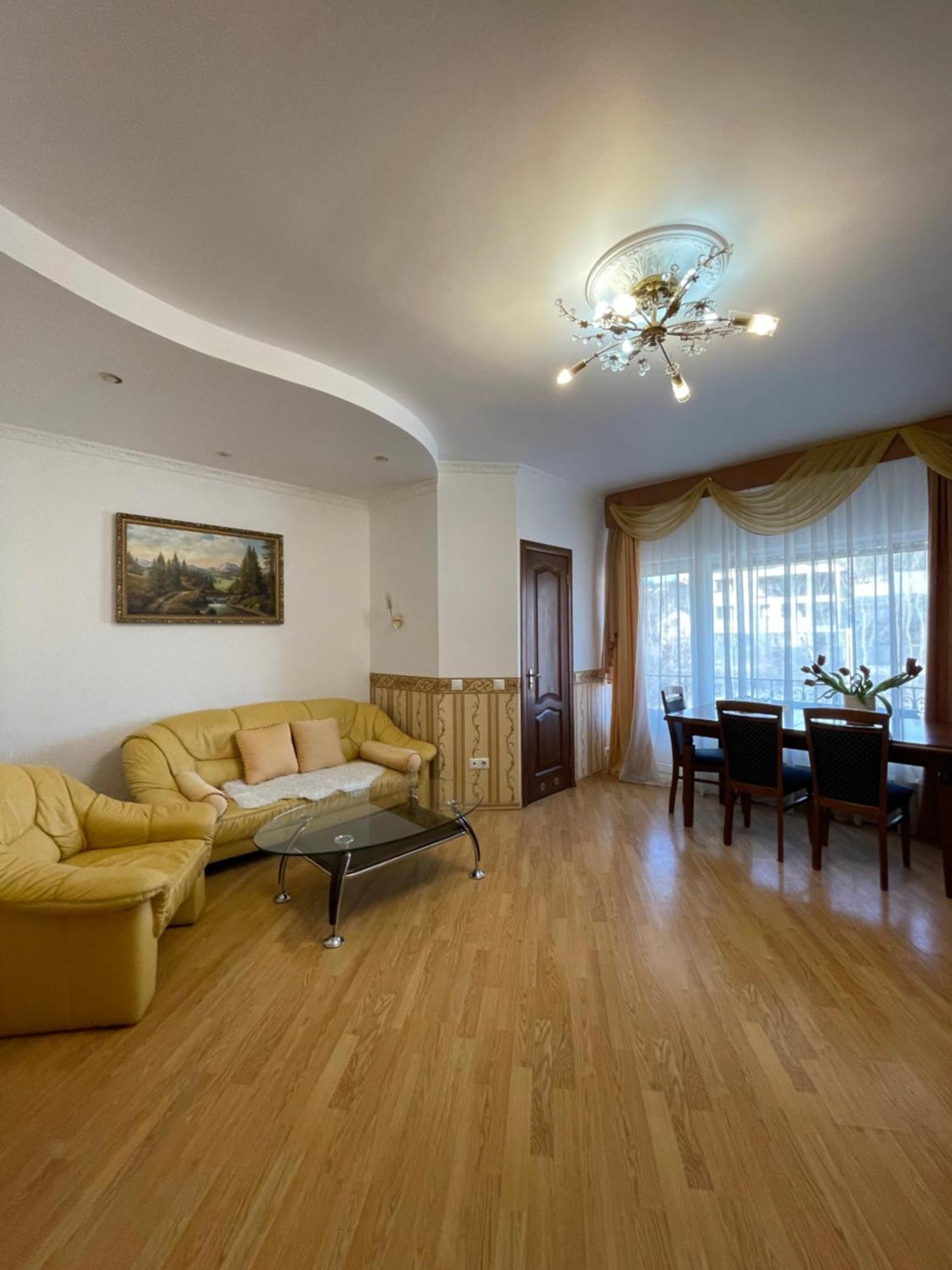 Gusarskiy Hotel And Apartment Kiev Exterior foto