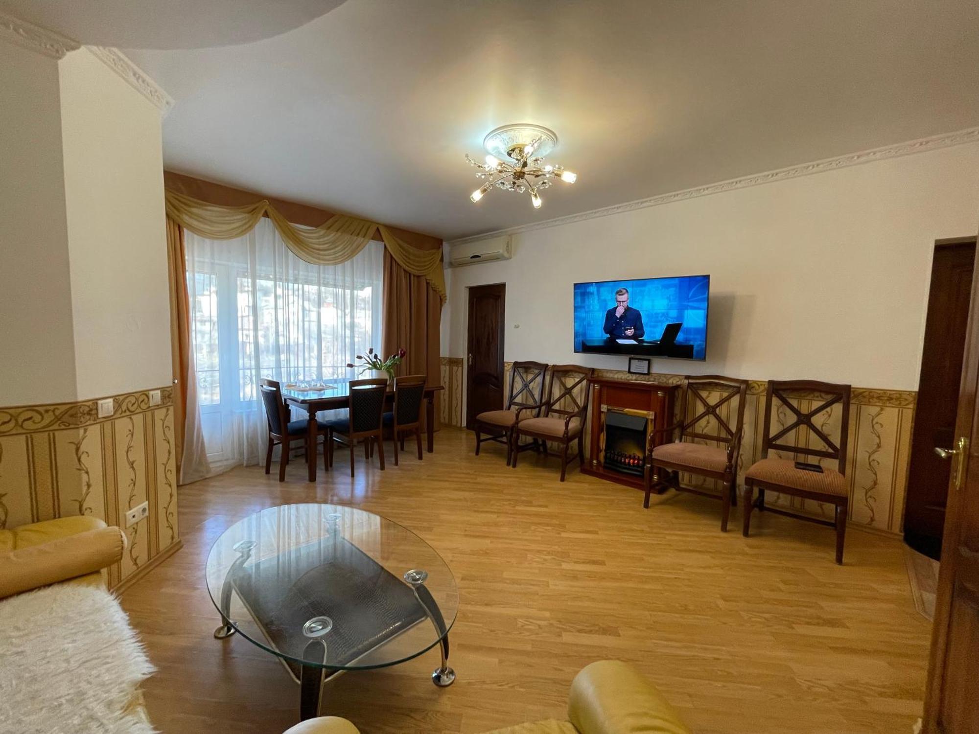 Gusarskiy Hotel And Apartment Kiev Exterior foto