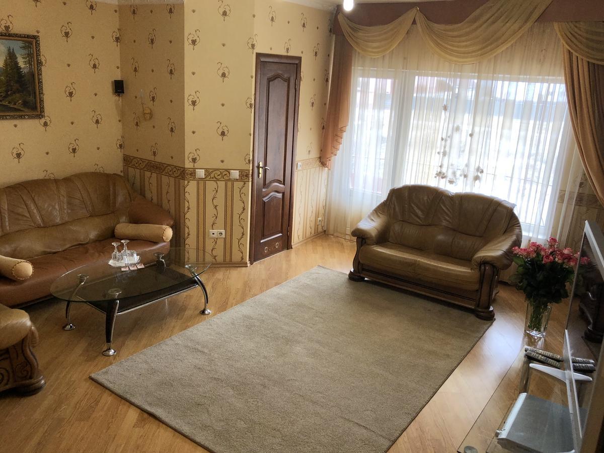 Gusarskiy Hotel And Apartment Kiev Exterior foto